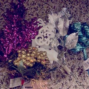 Random bag of floral  items.